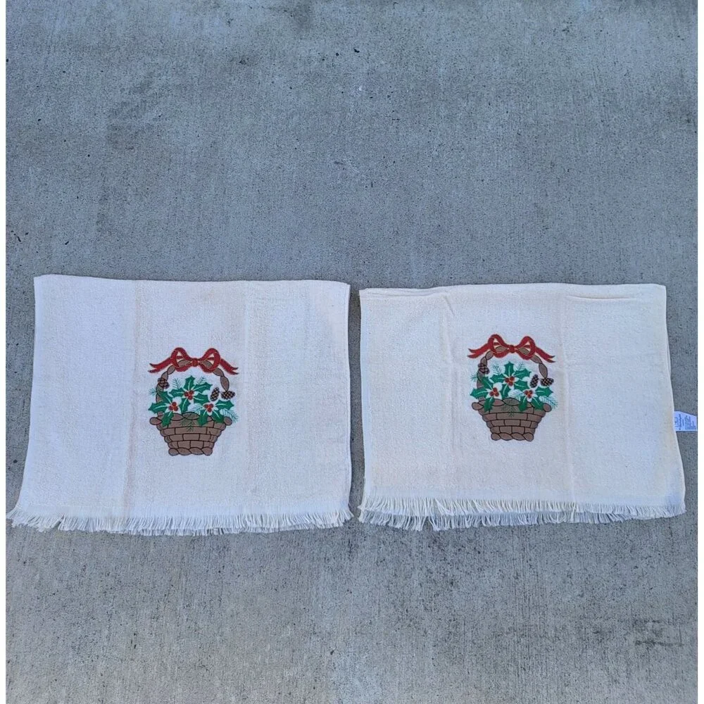 Embroidered Christmas Holiday Finger Tip Hand Towels Baskets Set of 2